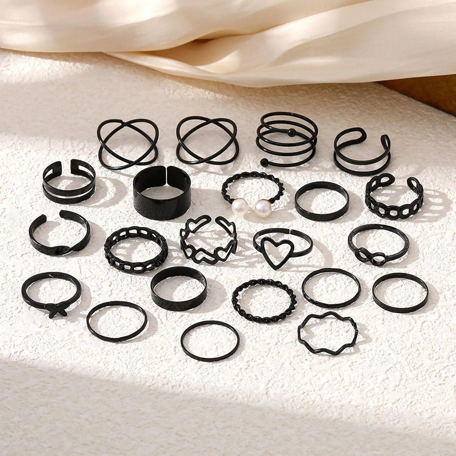 GYRMMUE 22Pcs Kunckle Rings Set for Women Boho Stackable Joint Rings Butterfly Pearl Heart Rings Vintage Open Adjustable Finger Rings Statement Ring Set Jewelry